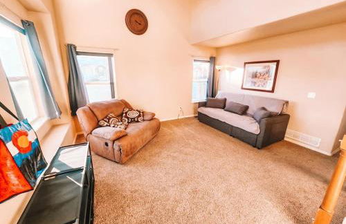 Hot Tub, King Beds, Pet Friendly Close to I25 - Foto 13