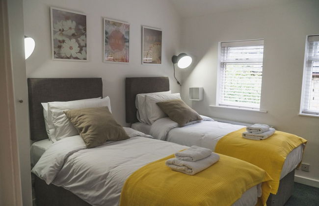 Town Street Apartment - Photo 10