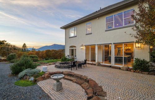 Starry Oak Vineyard Retreat w Hot Tub - Foto 33