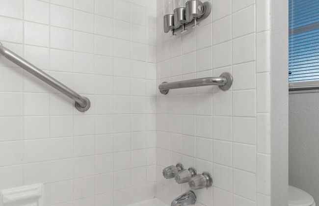 11350 Central Oasis 4BR Pool Home - Photo 26