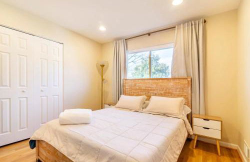 5 bedrooms with 4 Full Bath Fire Pit BBQ and Plush Amen on 1 2 acre - Photo 51