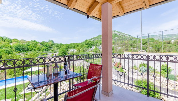 Villa Majkovica - 4 Bedroom Villa with Private Pool & En-Suite Bathrooms & Parking - Foto 2, Profilbild