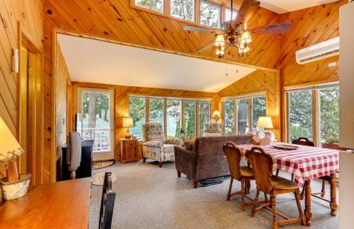 Waterfront Cottage on Lake George with 2 Docks! - Foto 6