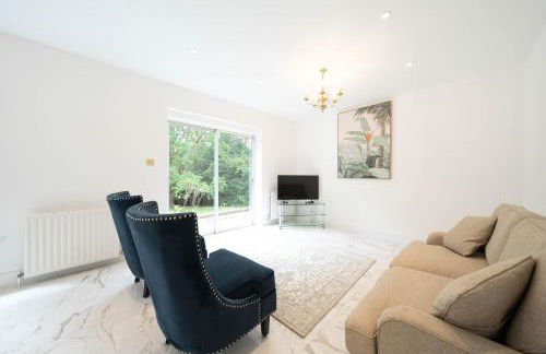 House on the Hill - Photo 23