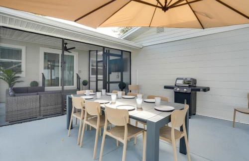 Mid-Century Lakeland Home with Game Room! - Foto 25