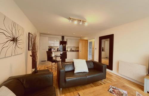 Cardiff City Center - FREE On-Site Parking - Photo 17