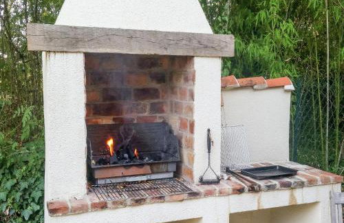 Spacious farmhouse with private heated pool in a rustic garden - Foto 44