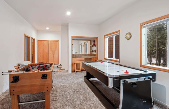 Truckee Pines Retreat Game Room & Forest Views - Foto 25