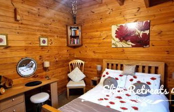 Elite Retreats 4U Lakeside Hot Tub Log Cabin with the fishing peg at Tattershall Lakes Park - Foto 24