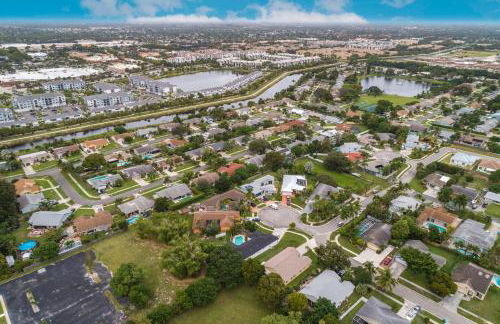 Tropical Oasis with Heated Pool - Photo 38