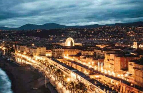 CENTRE VILLE-GRAND APPARTEMENT DE 50 M2 - COSY AVEC TERRASSE -Wifi - Foto 7