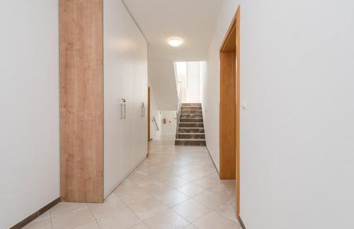 Villa Petra s bazenom, roštiljem i parkingom - Foto 22