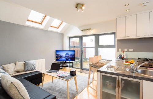 City Retreat, 2 Bed House with Cloudstream Hot Tub - Foto 1