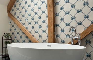 The Pink House - Photo 15