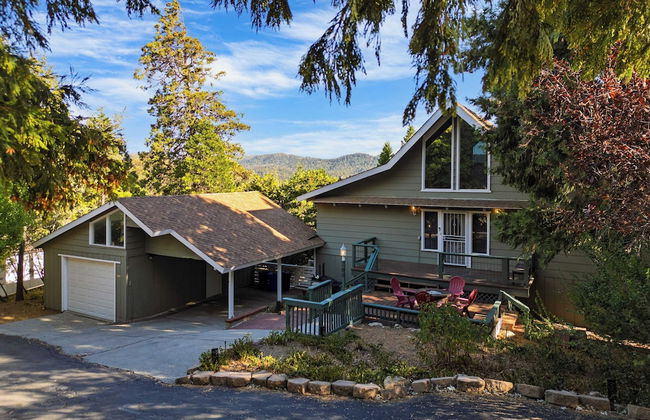 Lake Access, Game Room, Firepit, 3 Decks w/ Views Lakeview Ridge by Avantstay - Foto 31