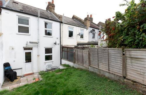 Pass the Keys 2BR House Garden Sleeps 6 Elizabeth Line - Foto 43