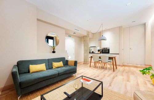 STAYMADRID - Bernabeu Chic Apartment - Foto 1
