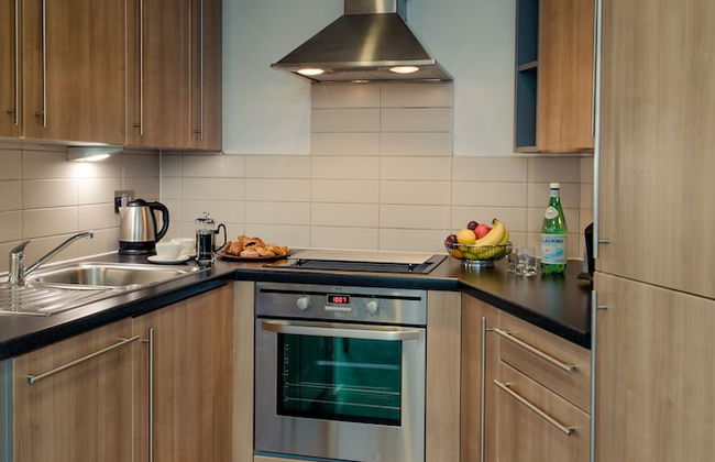 PREMIER SUITES Liverpool - Photo 26