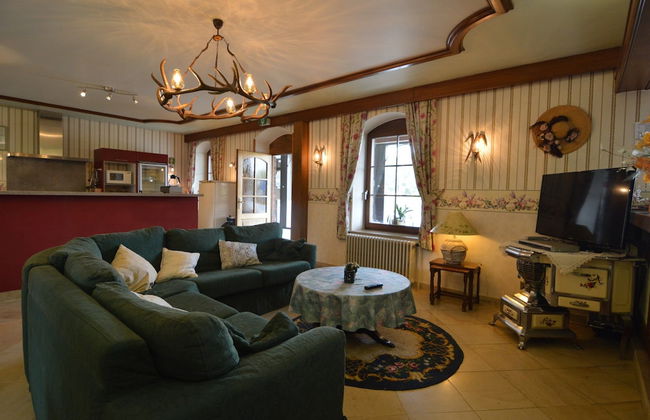 Former Hotel with Swimming Pool, Hot Tub, Sauna for Family Groups - Foto 16