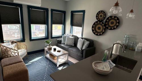 Modern Cottage Retreat - Photo 2