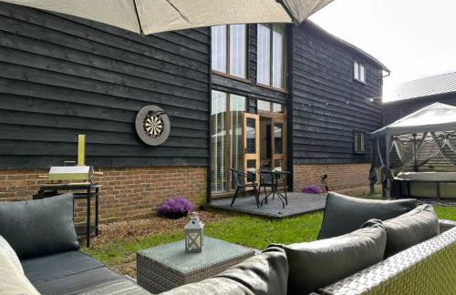 The Dairy Cottage with hot tub & pizza oven - Photo 19