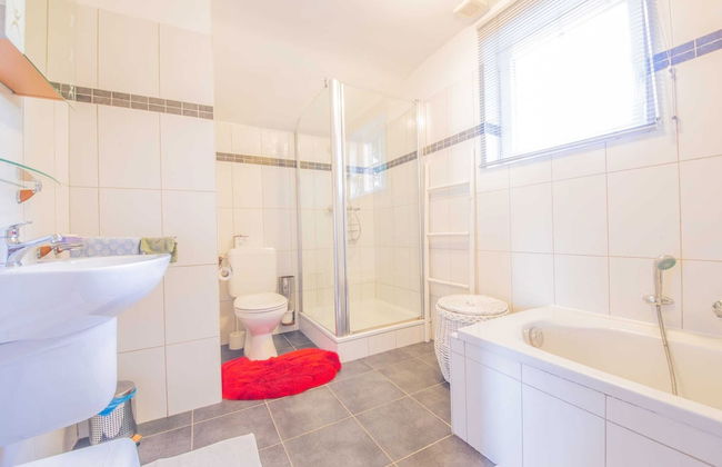 Holiday Home Le Jardin de Satine et Celestine in Durbuy - Photo 9