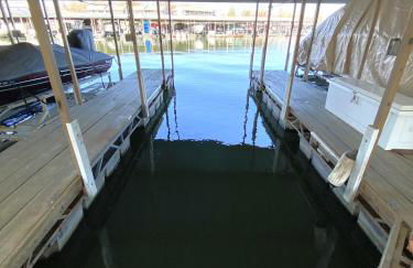 B Lakefront! Remodeled, Boat Slip, Patio Views, Pool, Boat Ramp, WIFI - Foto 44