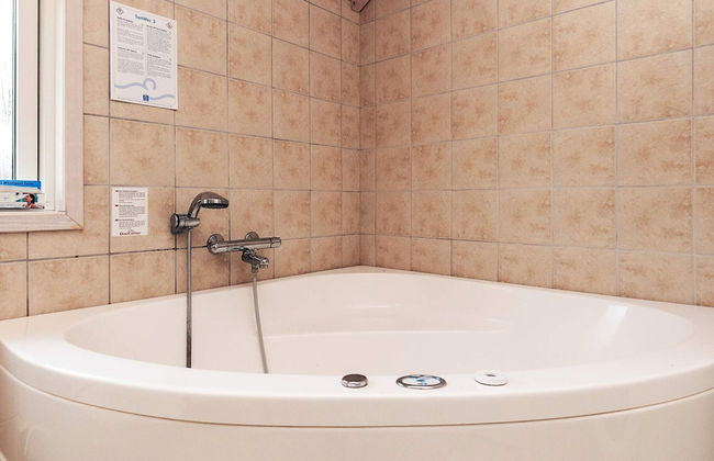 6 Person Holiday Home in Hojby-by Traum - Photo 5