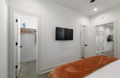 Bourbon House King Bed Luxury Amenities Fast WiFi - Foto 8