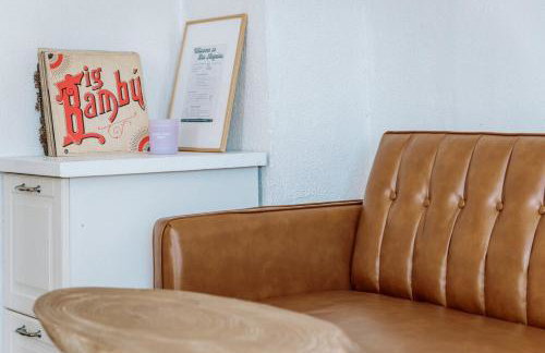 Serene Silver Lake 1 bedroom 1 bathroom Back house With Private Backyard - Photo 14