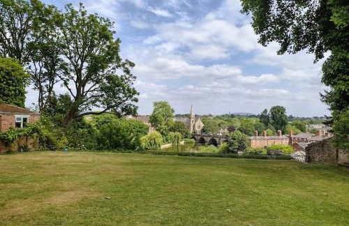 The Old House Apartment - Photo 5