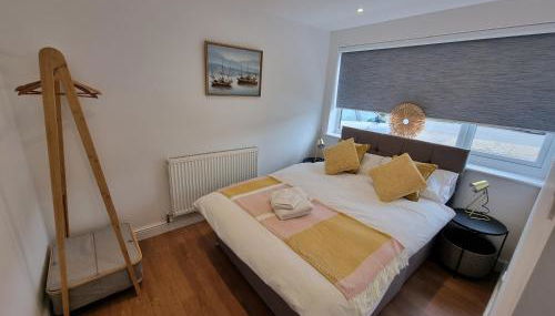 28 ExcellentStays - Heathrow - 5 Bedroom House - Foto 4