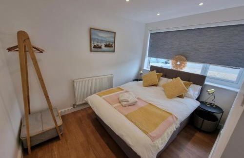 28 ExcellentStays - Heathrow - 5 Bedroom House - Foto 4