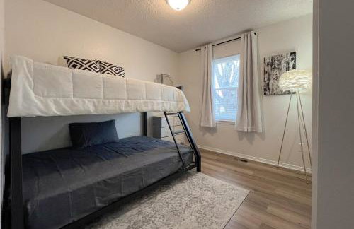 Lockmoor Landing 4BR Family Home with Office, Firepit & Large Backyard - Photo 5