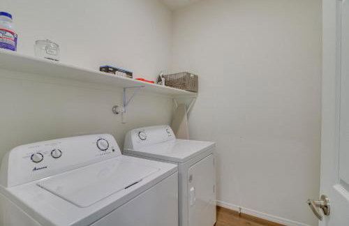 3 Mi to Old Town Albuquerque Townhome with Yard! - Photo 20