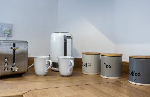 Cheadle village - Photo 22