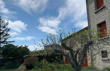 Les Grillons Maison cozy avec grand jardin - Foto 24