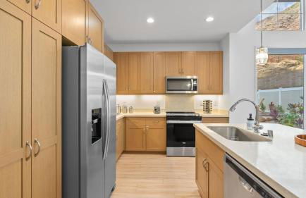 Sleeps 16 2 Homes Ocean Views Shared Pool Gym Near the Beach AvantStay - Foto 67