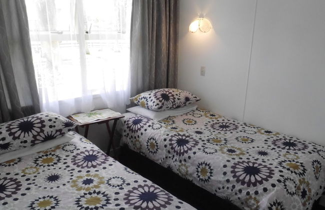 Raglan Palm Beach Motel - Photo 7