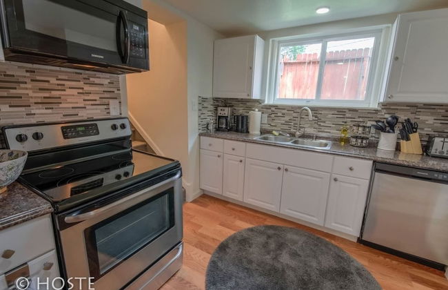 2BR Comfy Condo & Cute Patio Broadmoor Area - Foto 10