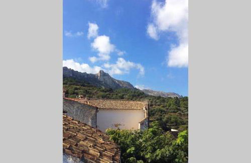 CASA LOLA Naturaleza, Montañas y Piscina Compartida De Pueblo - Foto 39
