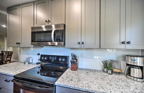 Canyon Lake Hideaway with Fire Pit and Yard! - Foto 8