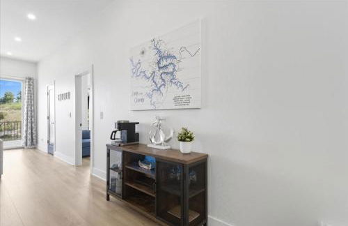 Expansive Deck, Private Dock, Boat Slip and Stunning Views - Foto 9