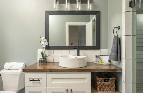 Luxe 4BR Mtn Retreat With Stunning Views Near Ski AndHikes - Foto 9