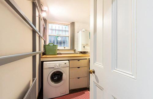 Elegant Highgate Garden Retreat - Photo 40