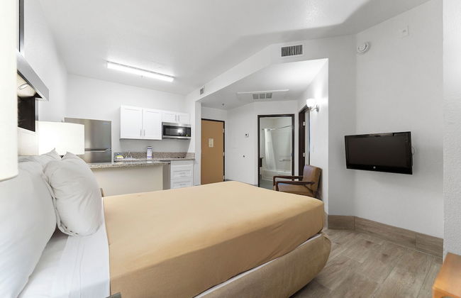 Metro Chandler Extended Stay - Photo 26