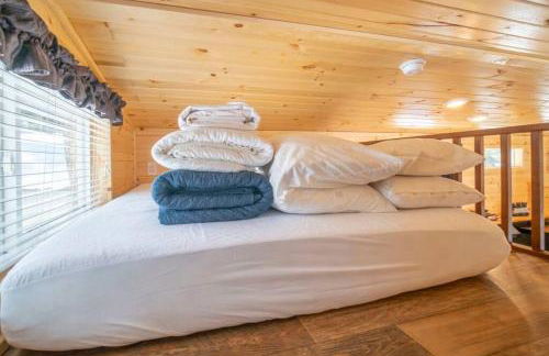 The Sophia Cabin #3 at Blue Spruce RV Park & Cabins - Foto 10