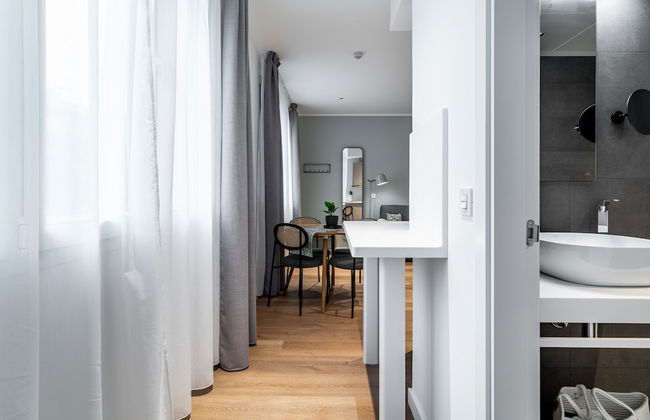 Limehome Sevilla Ronda de Capuchinos - Photo 2