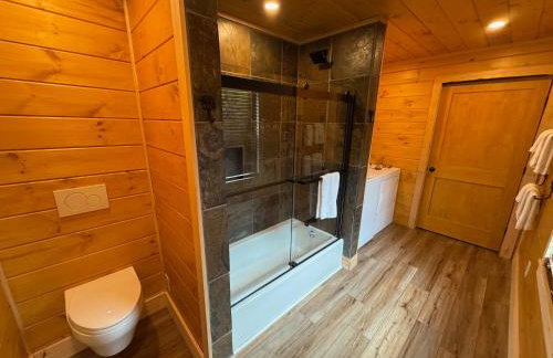 BC Log cabin with private beach river fire pit AC wifi onsite trails ski slope views - Foto 49