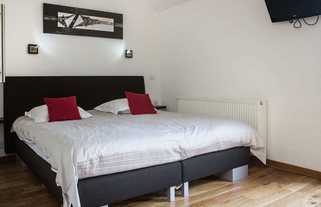 Well Kept House with Fireplace near Forest - Foto 3